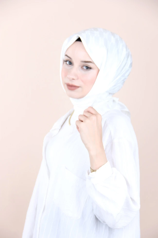Kırık Beyaz Emproyal Jakar Kafes Desen Eşarp