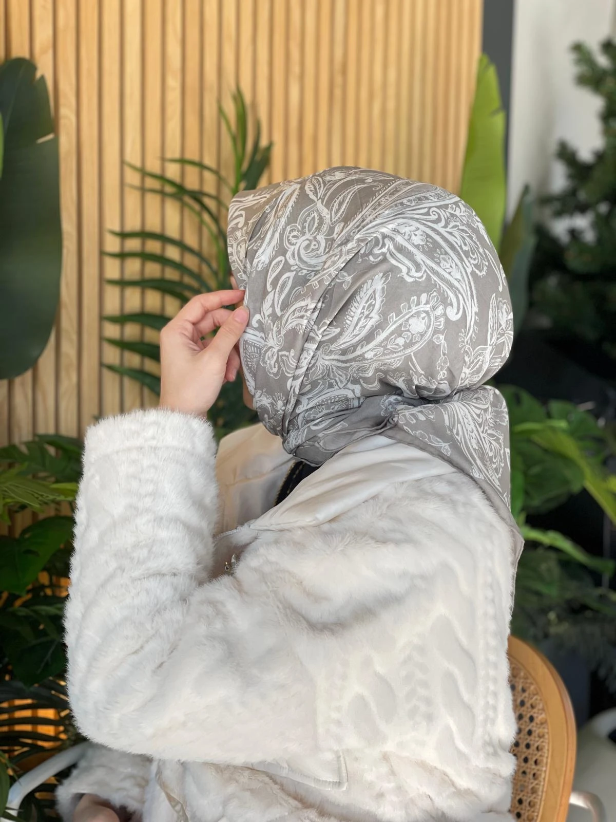 GRİ Emproyal Etnik Desen Soft Eşarp 1