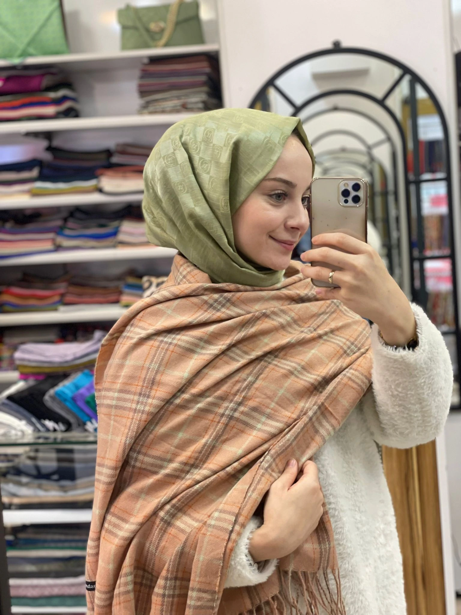 GÜL KURUSU Sima Kışlık Ekoseli Tüvit Desen Omuz Şalı
