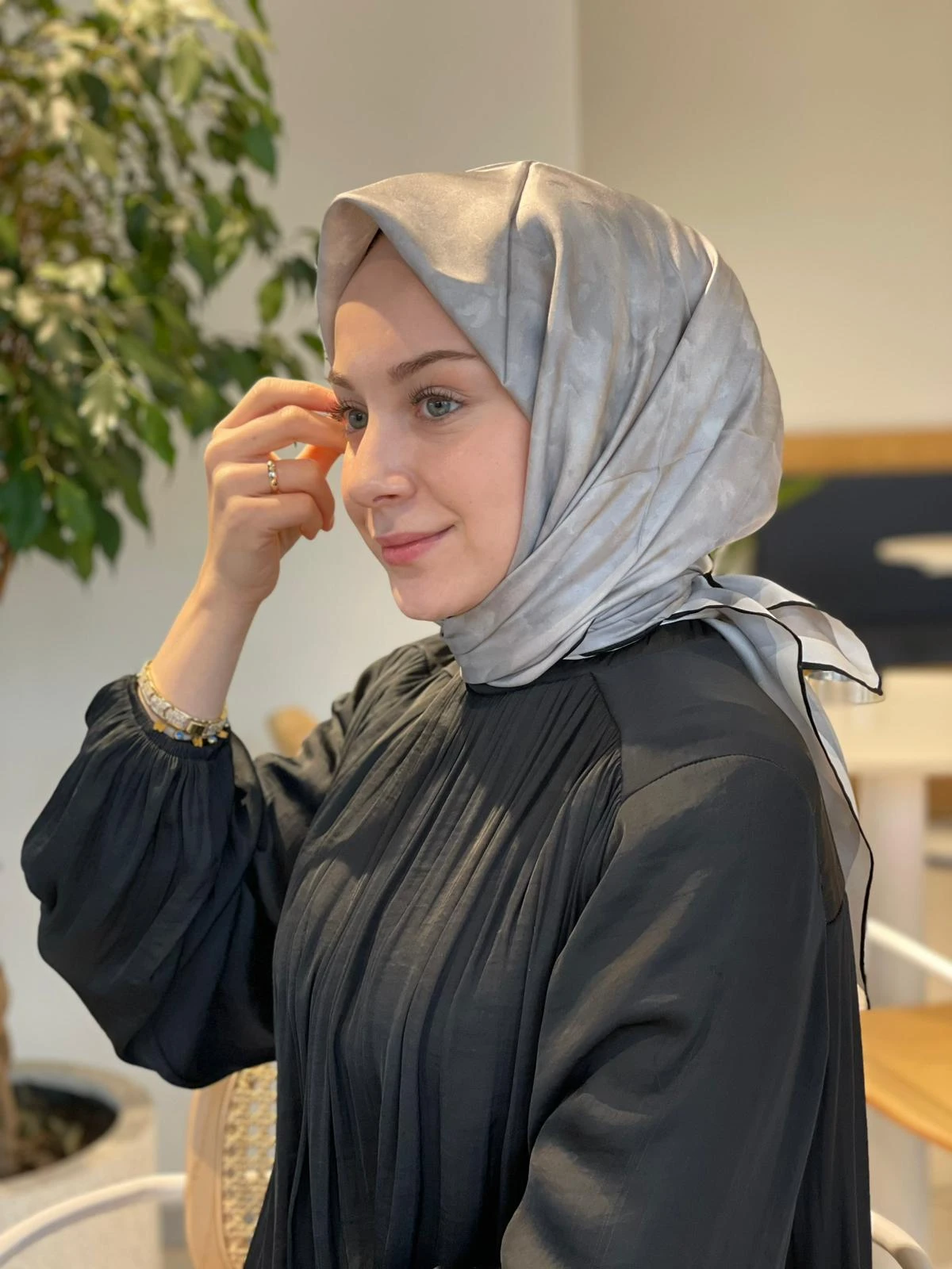 311 Aker Sura İpek Eşarp 7208701