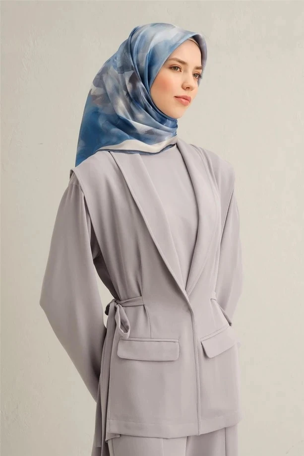 38 Armine Sura İpek Eşarp 9310D