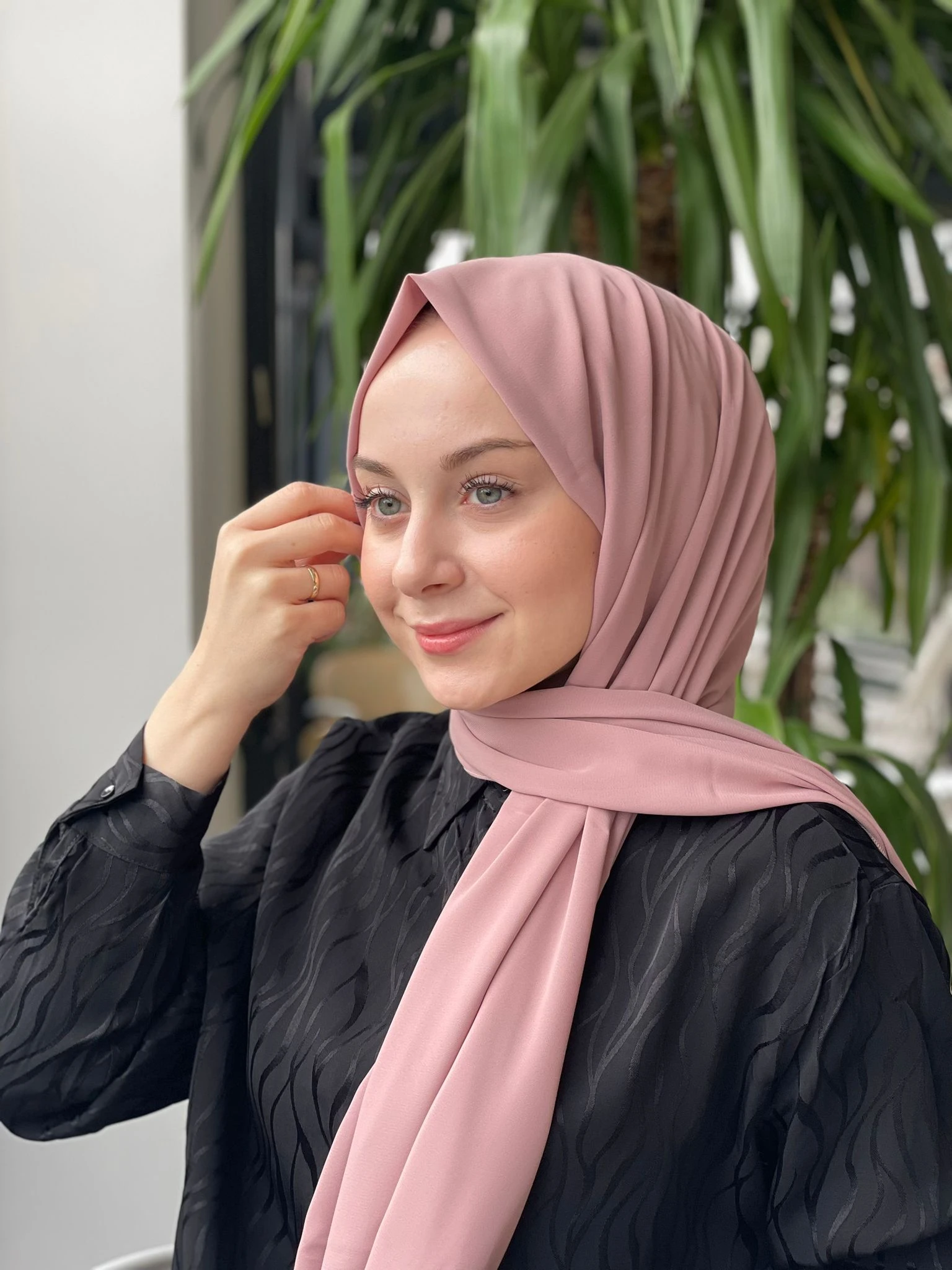 Koyu Pudra Sima Medine İpeği Şal