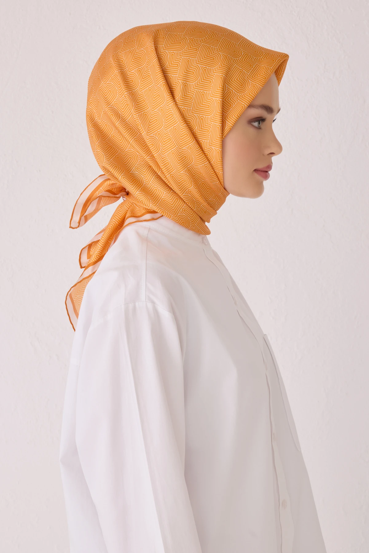 38 Belli Twill İpek Eşarp 4055D