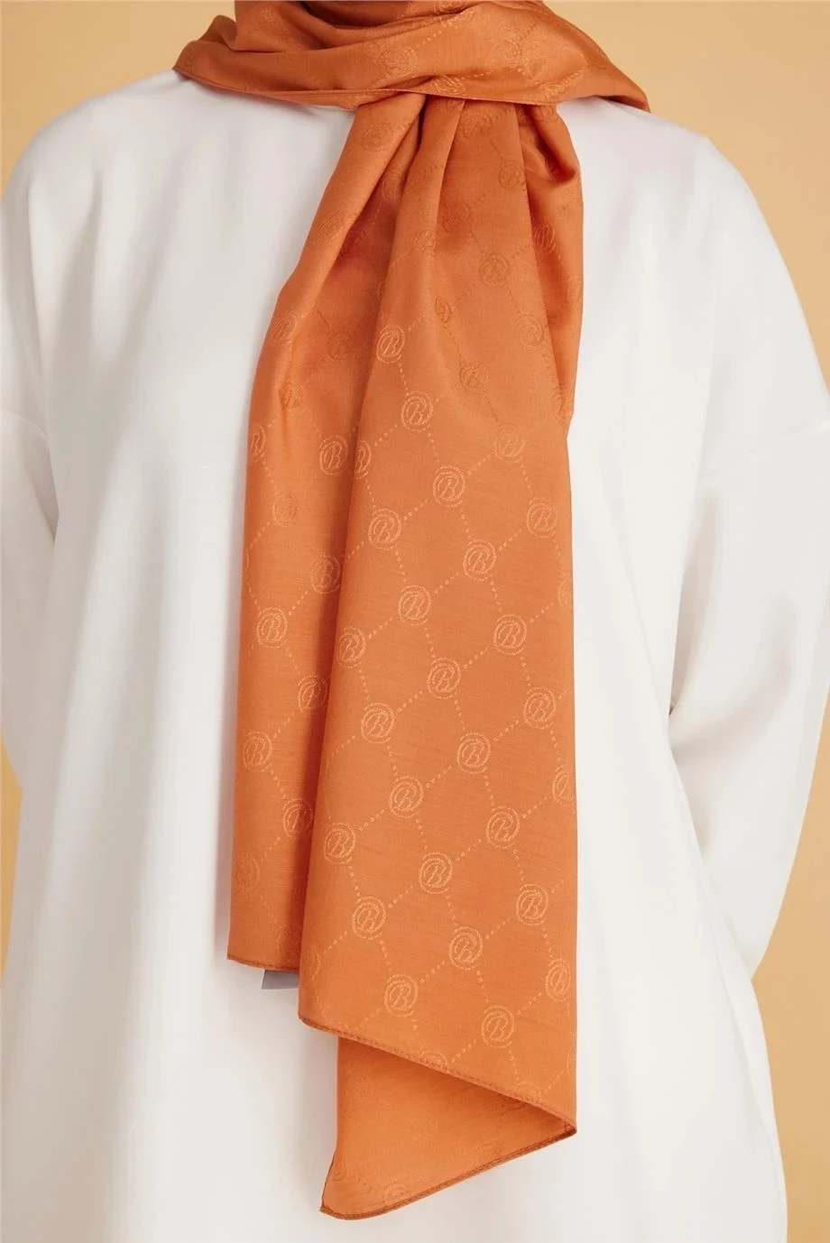 89 Belli Fresh Monogram Şal 2