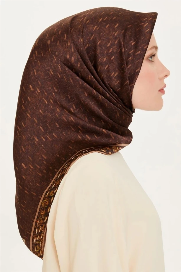 51 Armine Sura İpek Eşarp 9230D