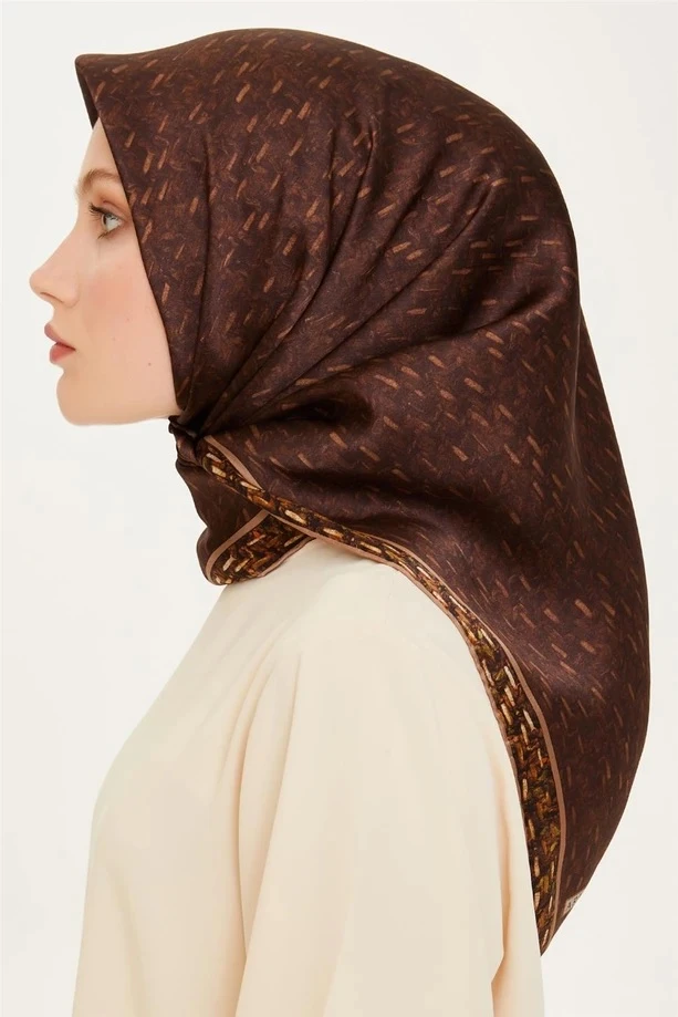 51 Armine Sura İpek Eşarp 9230D