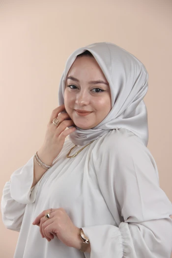 GRİ Piramit Düz Rayon Eşarp