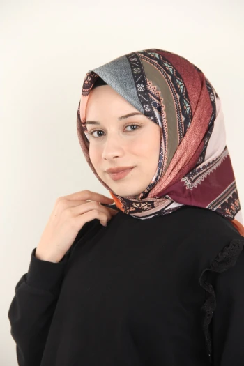 18 Levidor Desenli Soft Eşarp