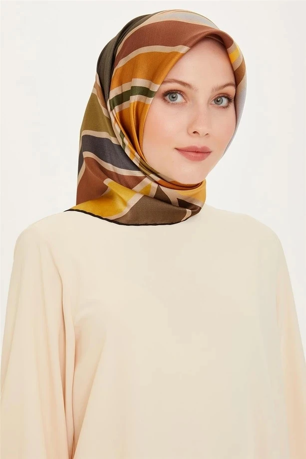 35 Armine Sura İpek Eşarp 9232D