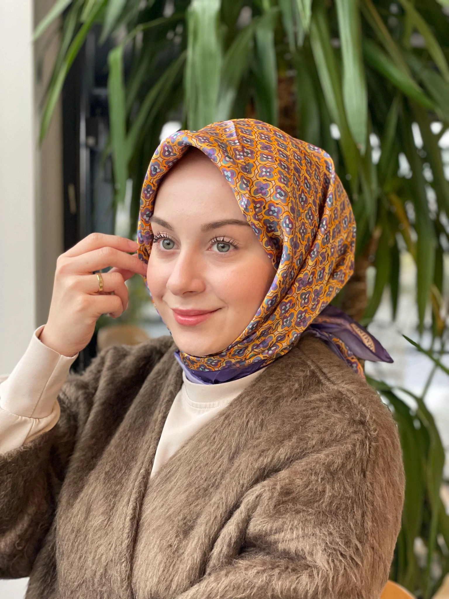 33 Armine Sura ipek Eşarp 9134D
