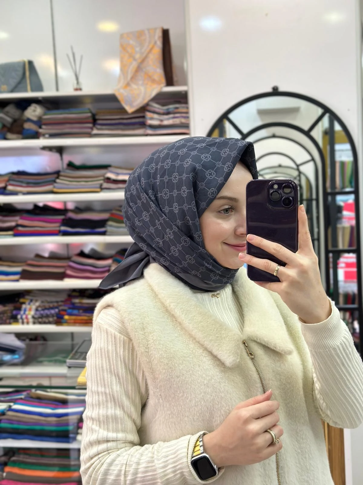 975 Aker Elegance Monogram Eşarp 1090500