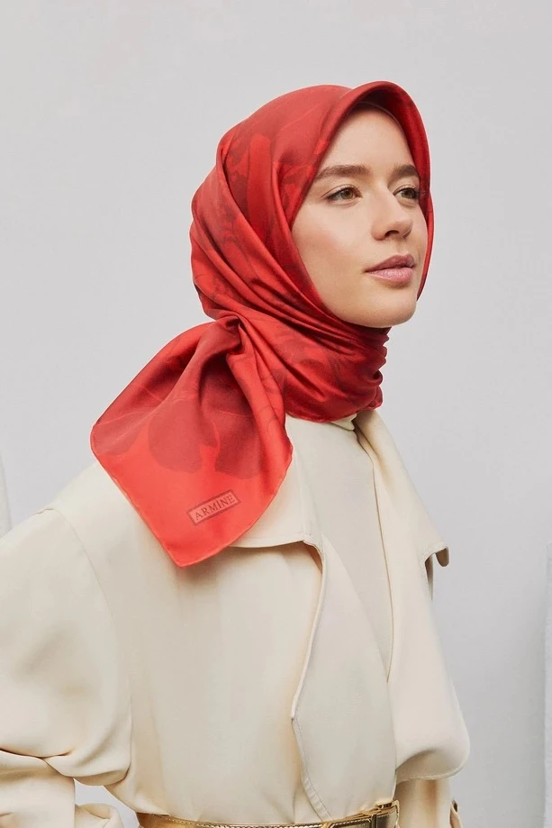 38 Armine Sura İpek Eşarp 9344D