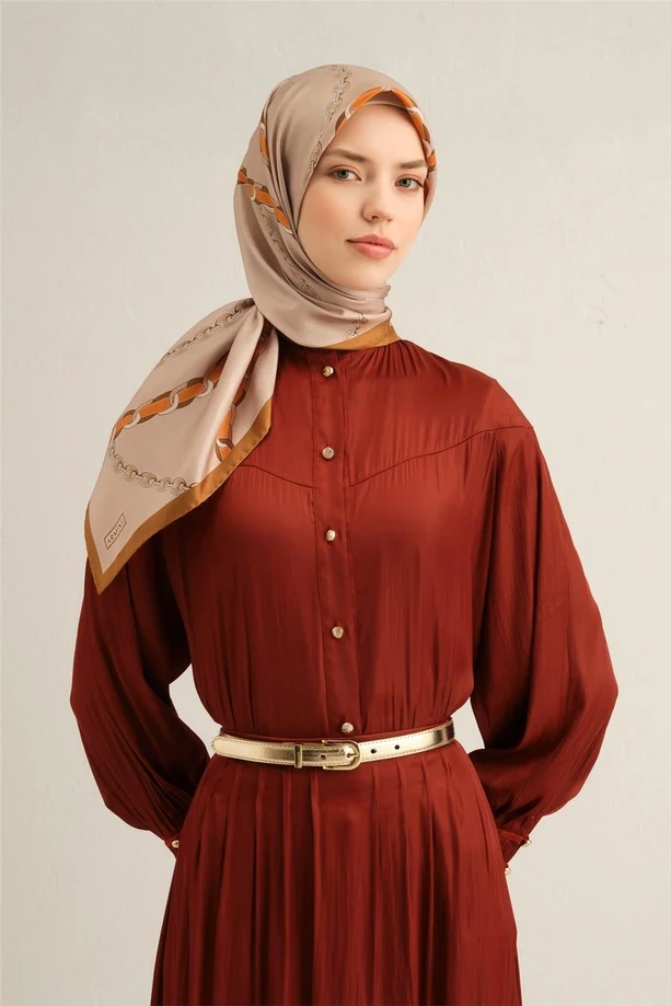 38 Armine Sura İpek Eşarp 9346D