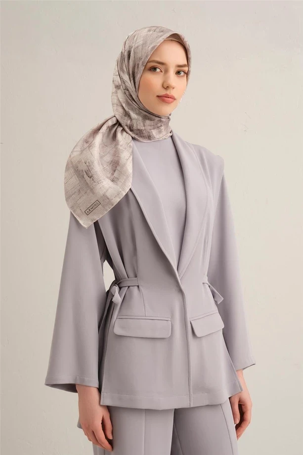 81 Armine Sura İpek Eşarp 9339D