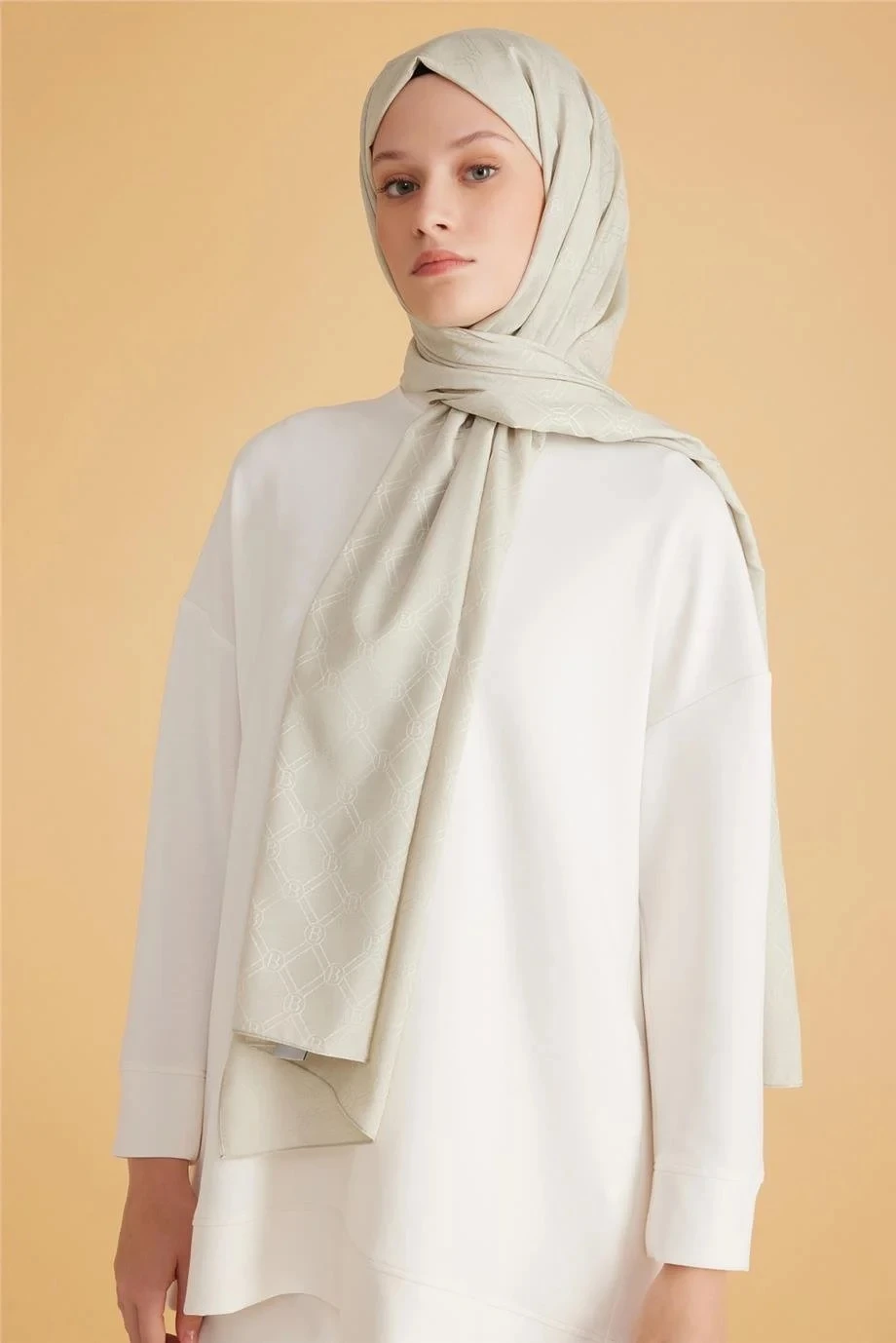 16 Belli Fresh Monogram Şal 2