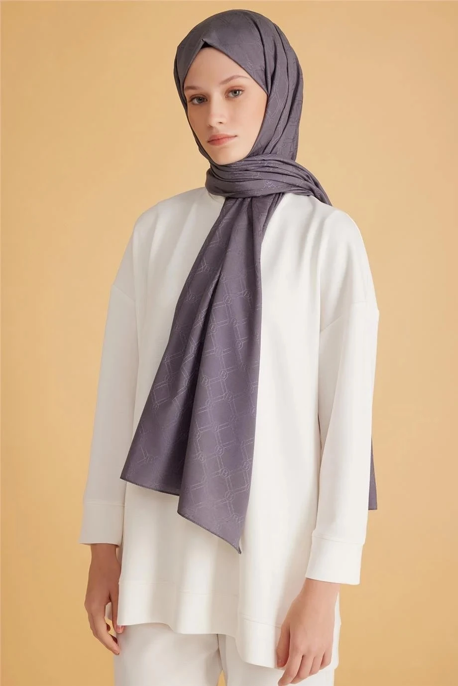 22 Belli Fresh Monogram Şal 2