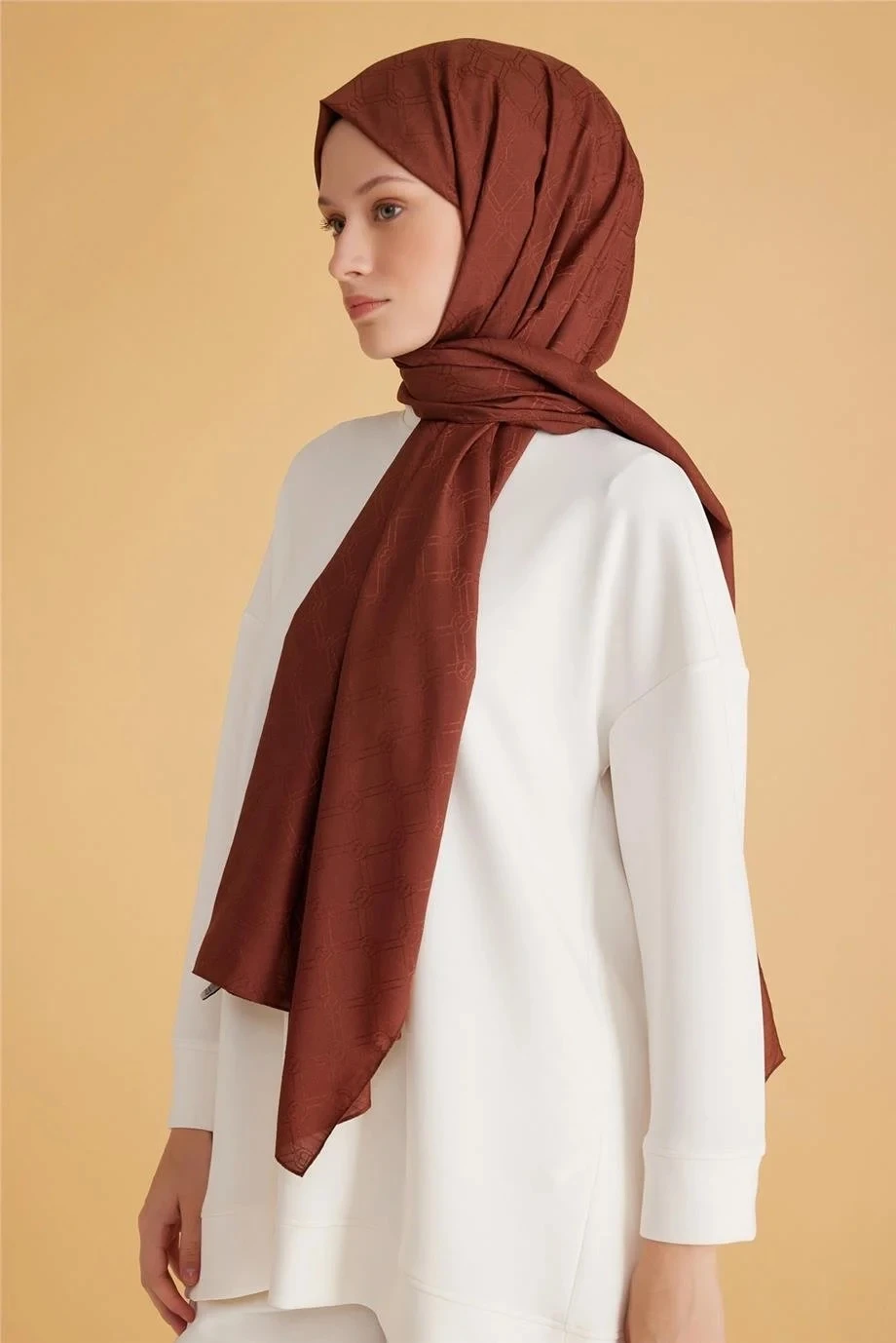 26 Belli Fresh Monogram Şal 2