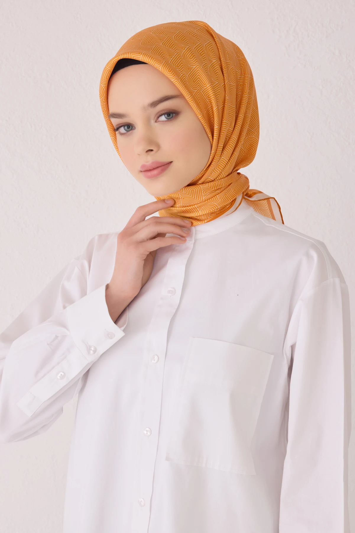 38 Belli Twill İpek Eşarp 4055D