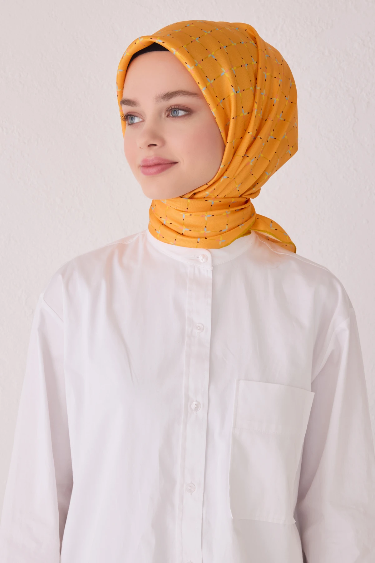 50 Belli Twill İpek Eşarp 4048D