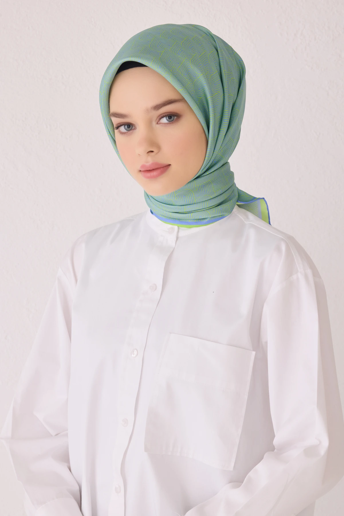 51 Belli Twill İpek Eşarp 4055D