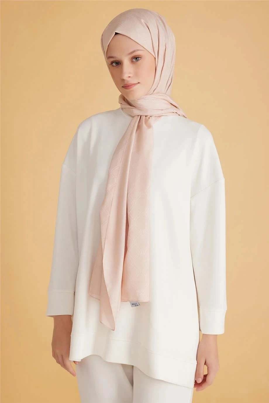 73 Belli Fresh Monogram Şal 2