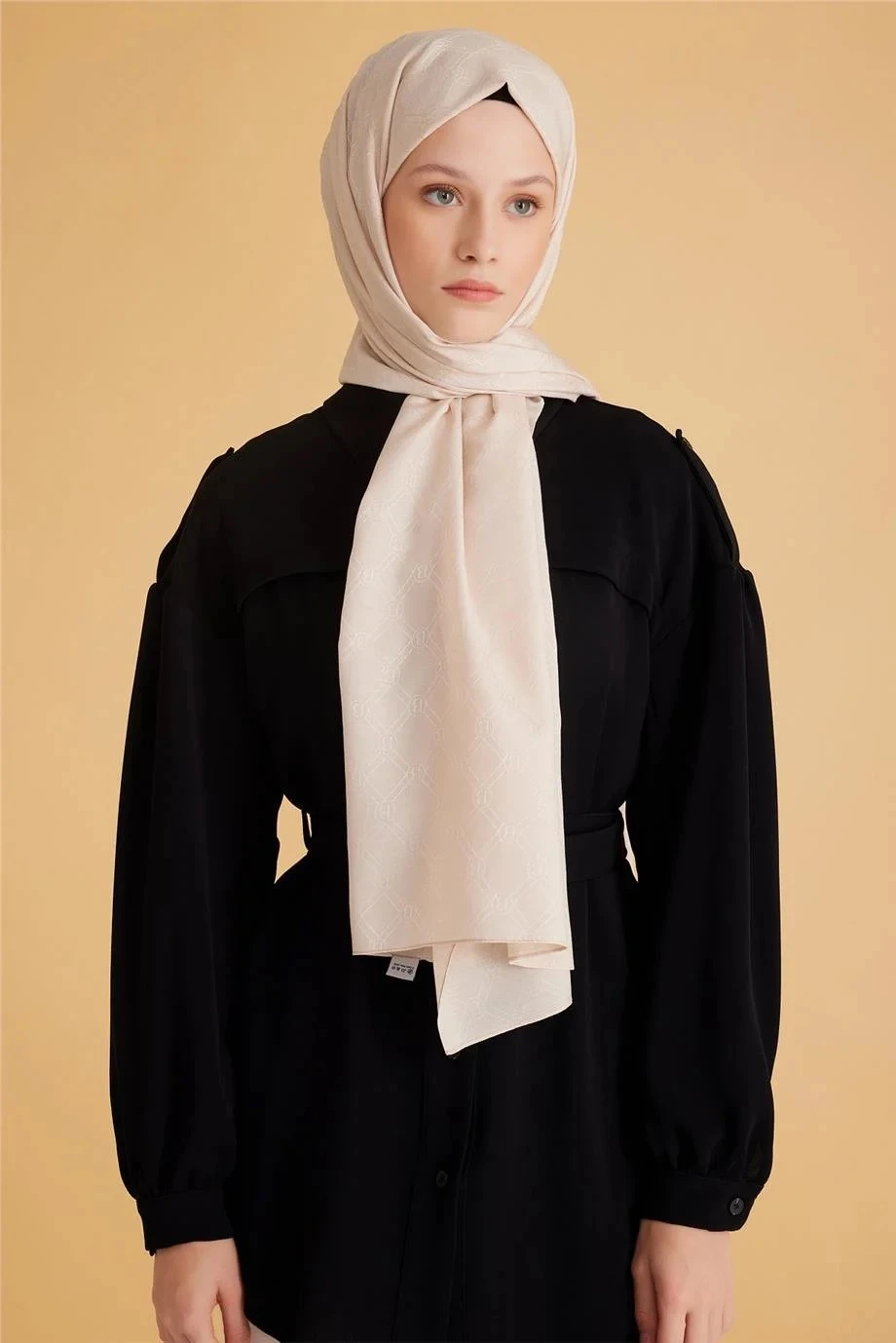 75 Belli Fresh Monogram Şal 2