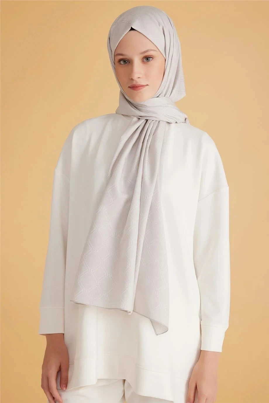 78 Belli Fresh Monogram Şal 2