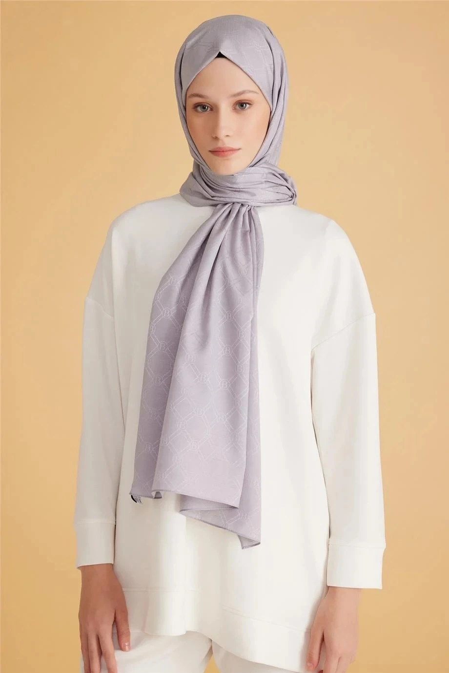 80 Belli Fresh Monogram Şal 2