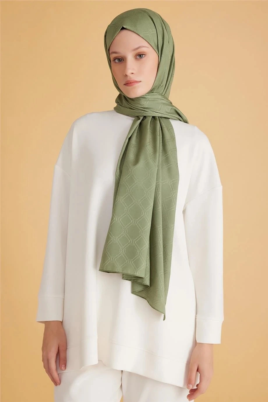 85 Belli Fresh Monogram Şal 2