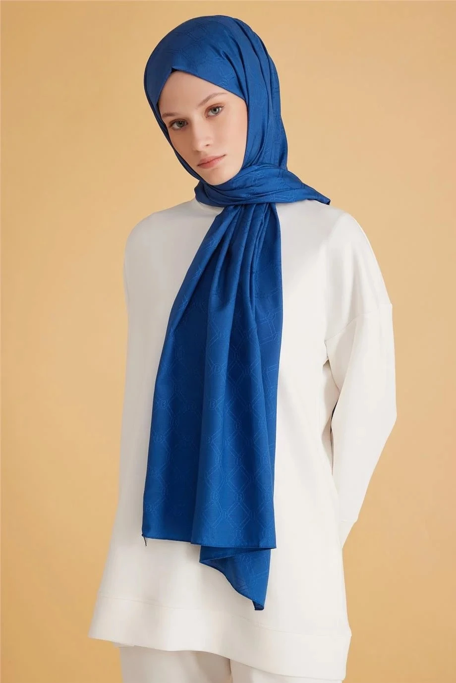 97 Belli Fresh Monogram Şal 2