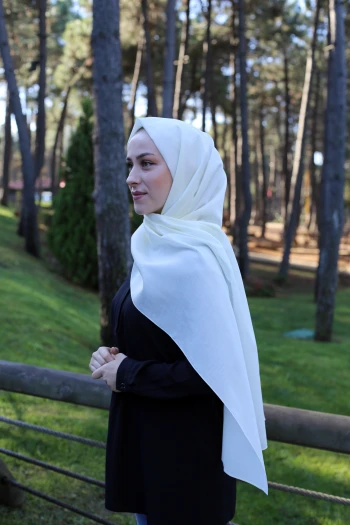 Beyaz Akel Line İpek Şal