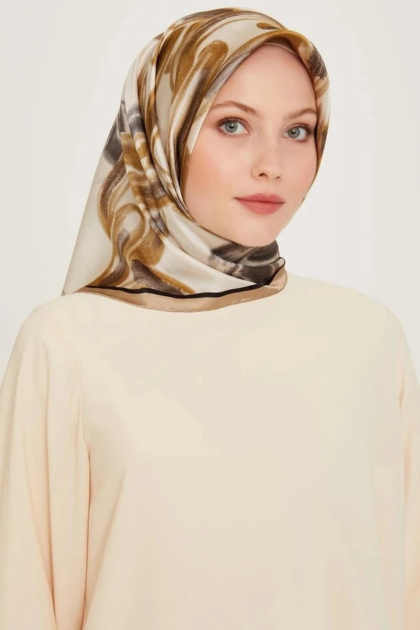 33 Armine Sura İpek Eşarp 9253D
