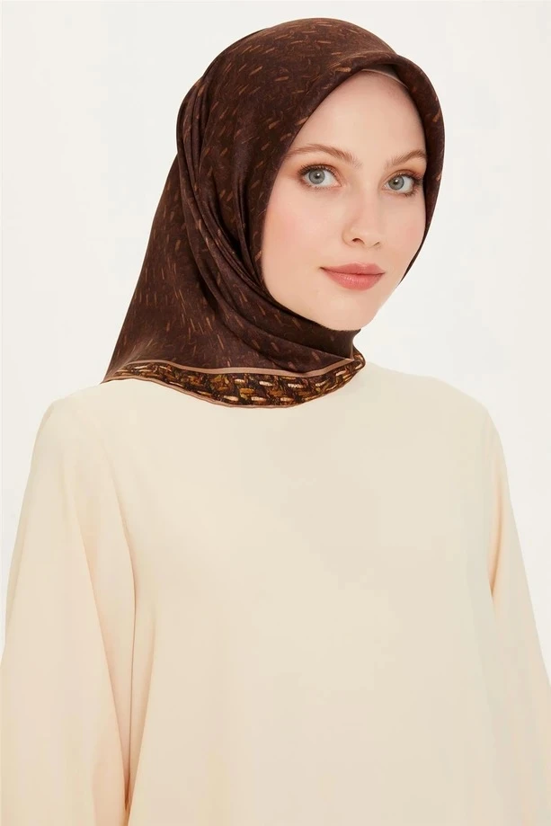 51 Armine Sura İpek Eşarp 9230D
