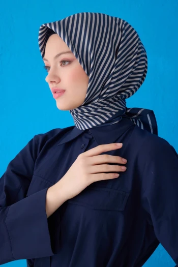 35 Belli Twill İpek Eşarp 4115D