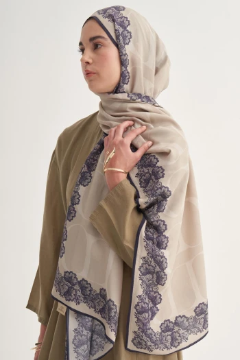 Latte Carell Floral Çiçekli Monogram Floş Şal