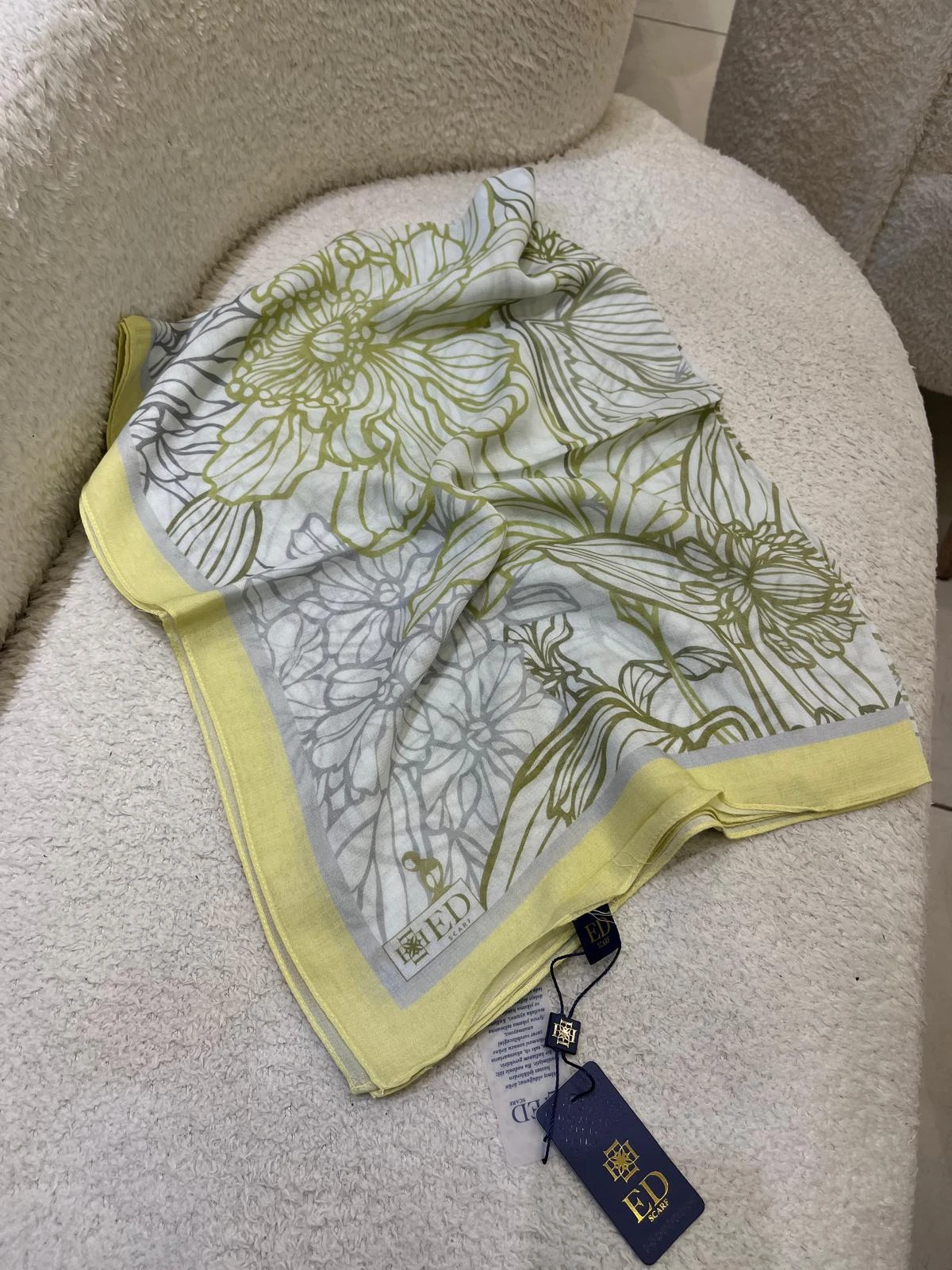 01 Ed Scarf Çiçek Dalgası Desenli Şal