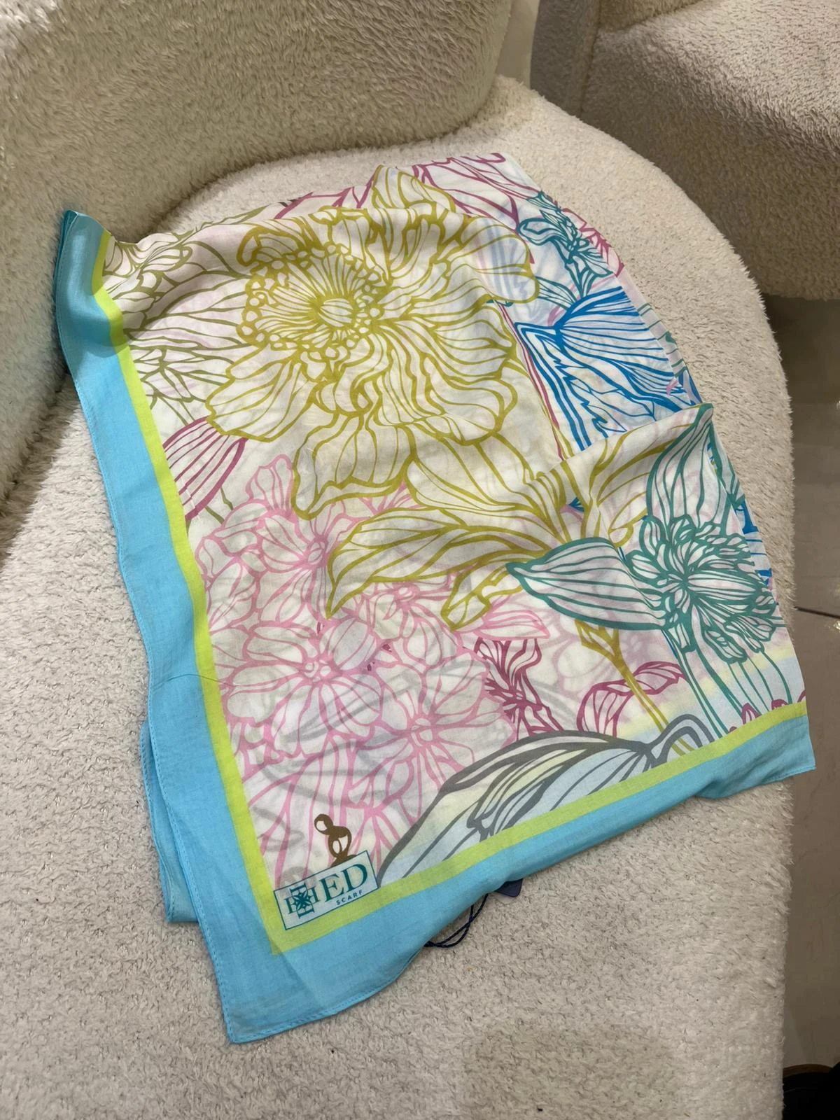 06 Ed Scarf Çiçek Dalgası Desenli Şal