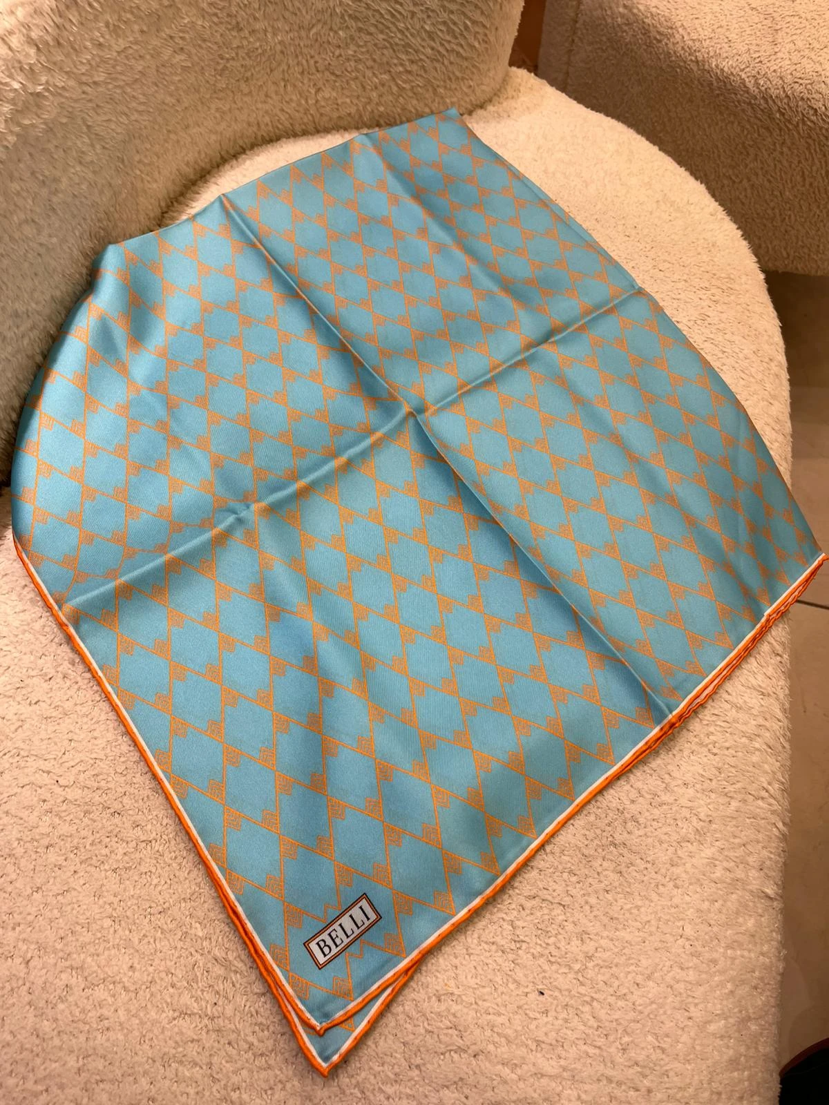 38 Belli Twill İpek Eşarp 4031D