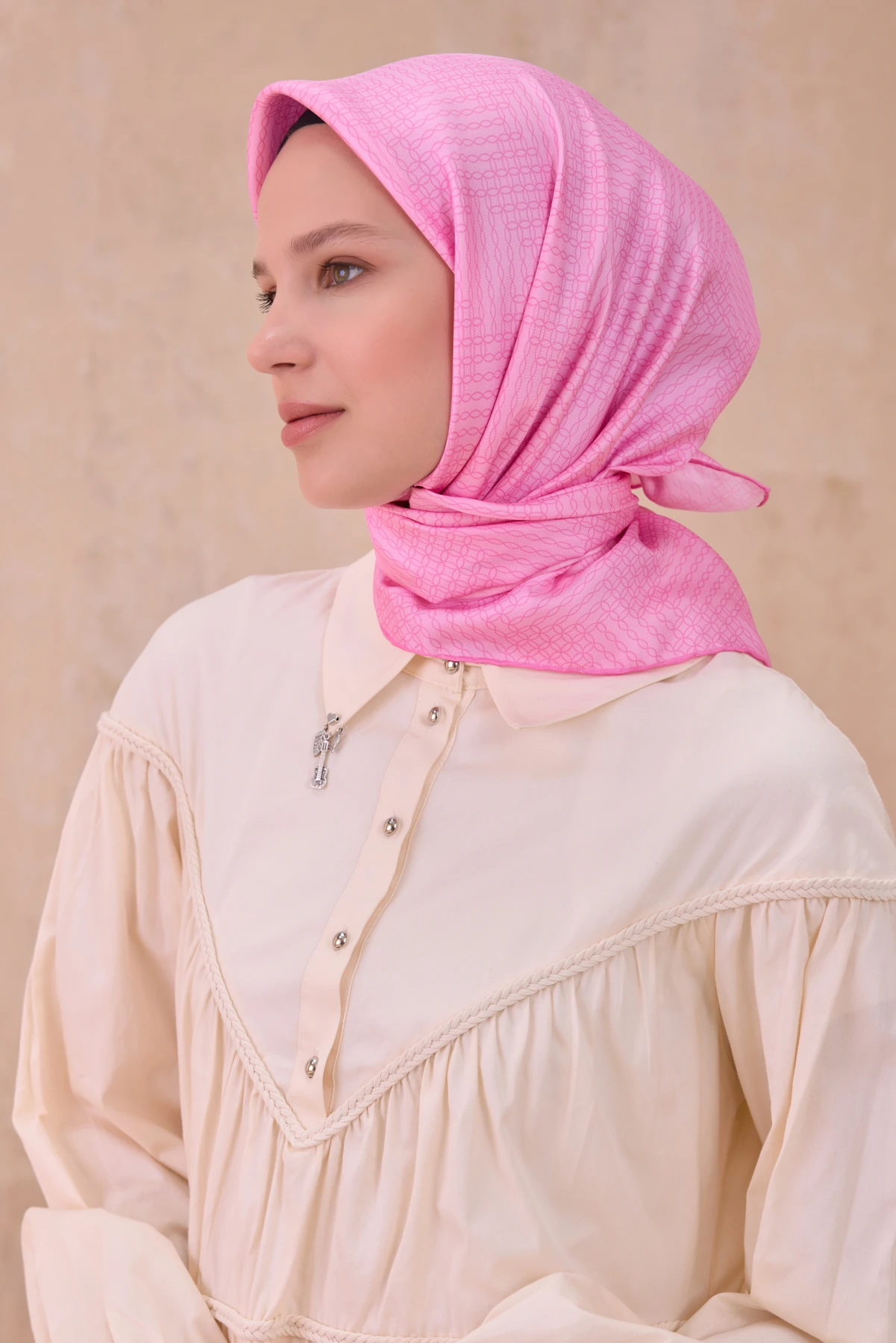 50 Belli Twill İpek Eşarp 4104D