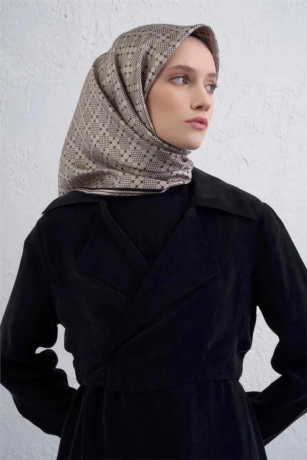 52 Armine Sura İpek Eşarp 9440D
