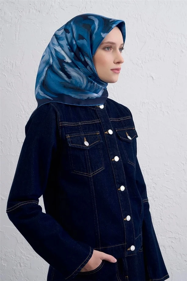 54 Armine Sura İpek Eşarp 9423D