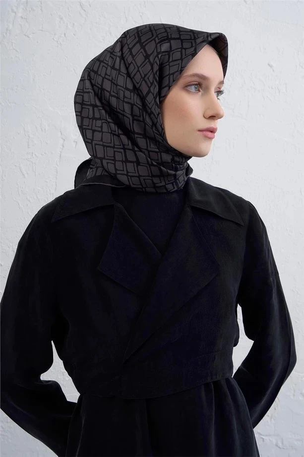 55 Armine Sura İpek Eşarp 9438D