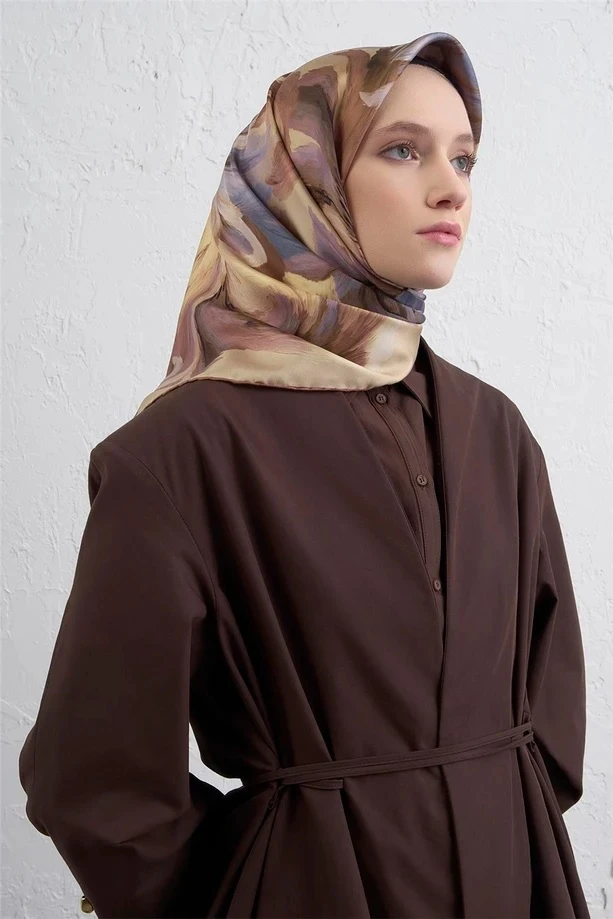 57 Armine Sura İpek Eşarp 9423D