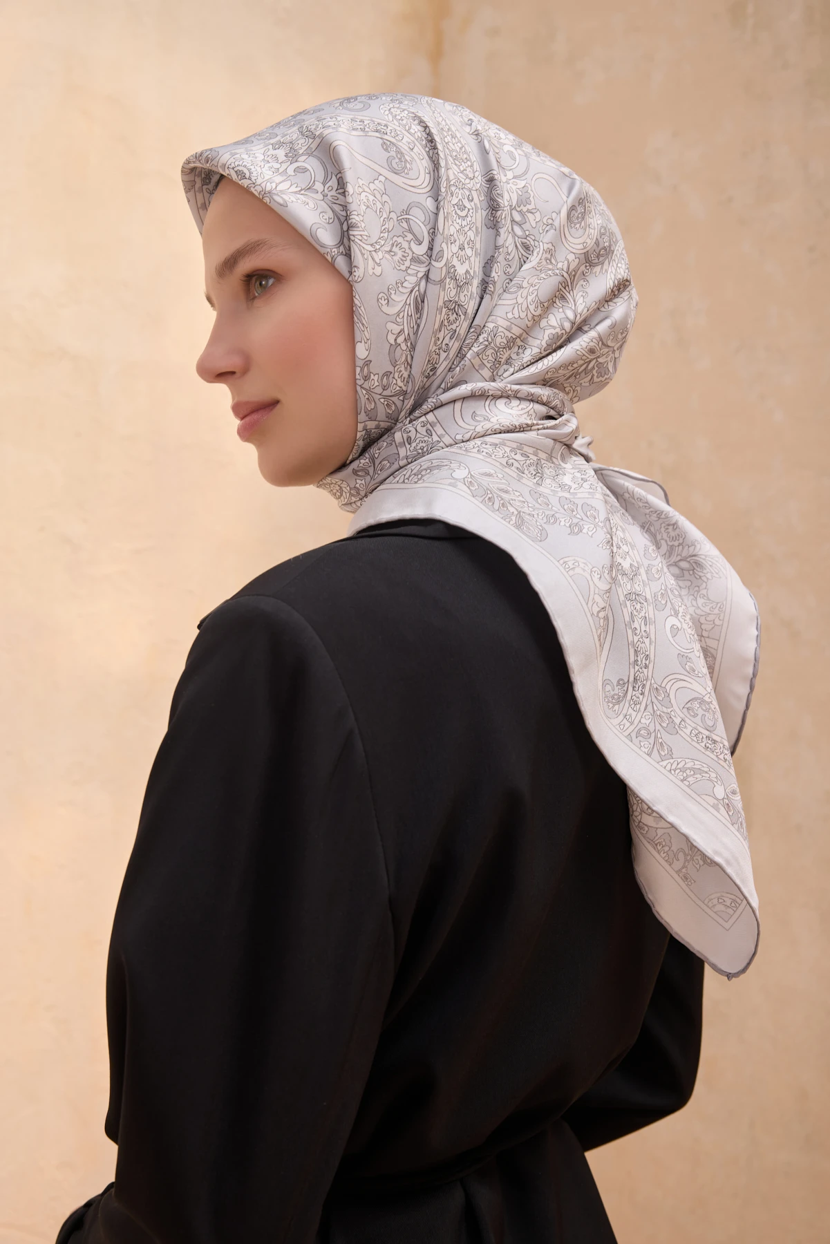 82 Belli Twill İpek Eşarp 4101D