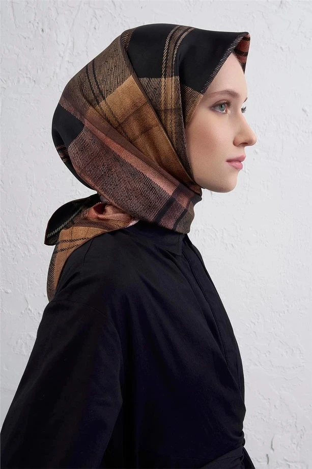 83 Armine Sura İpek Eşarp 9424D