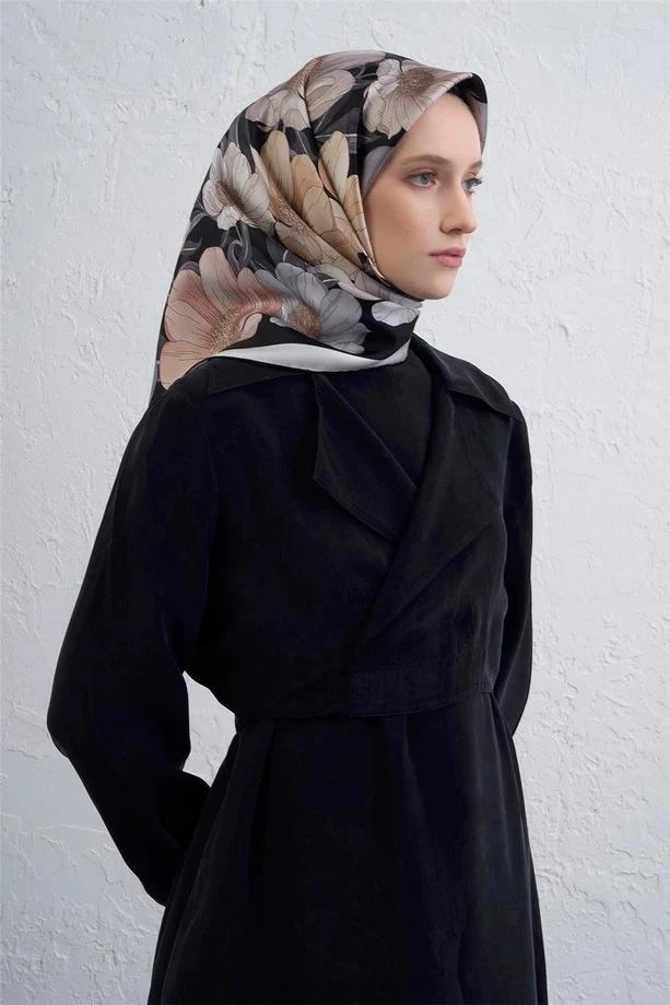 84 Armine Sura İpek Eşarp 9403D