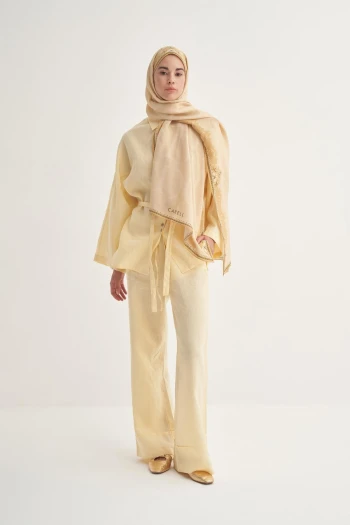 Gold Carell Luxe Çiçekli Monogram Floş Şal