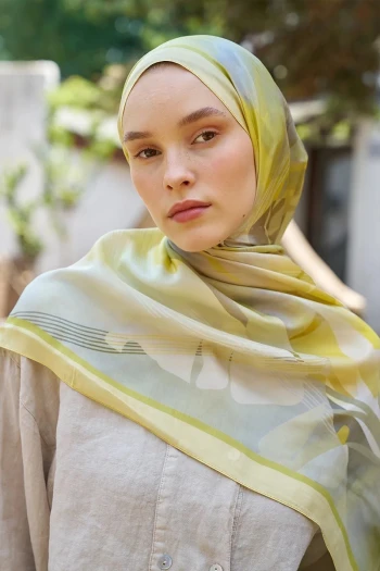 Sarı Ed Scarf Inspired Volen Desen Şal