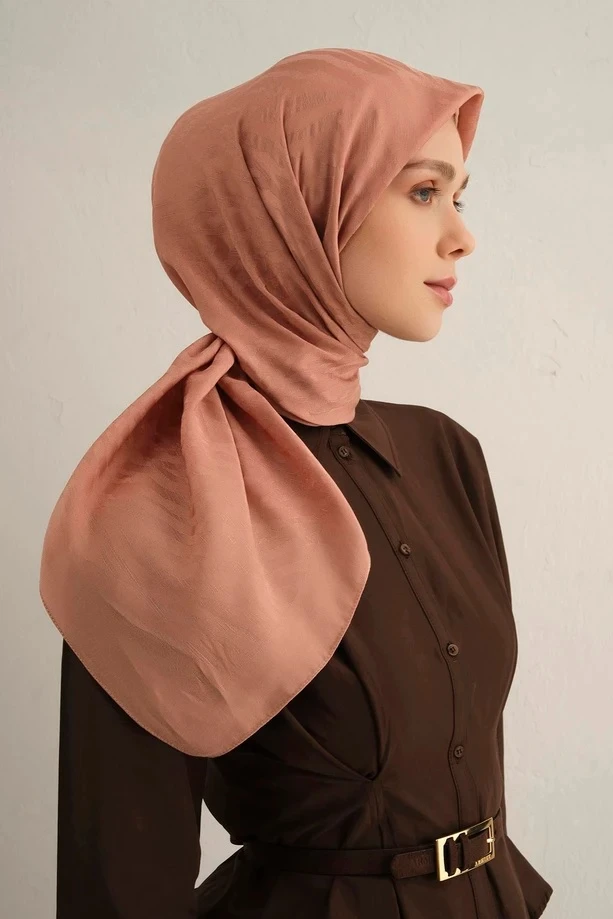 37 Armine Pamora Eşarp 1