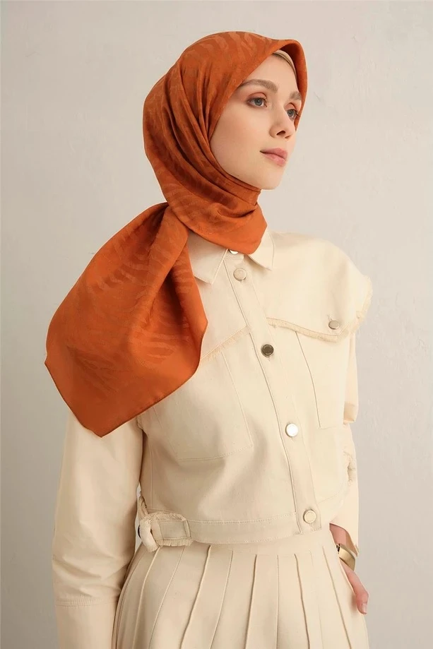 43 Armine Pamora Eşarp 1